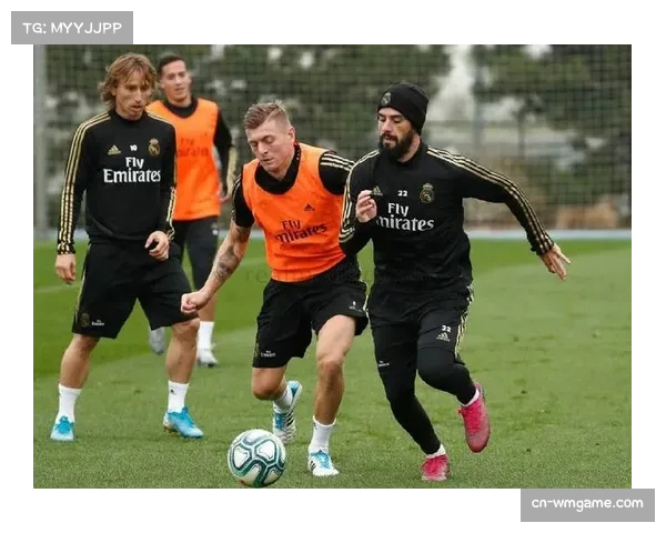 通讯：从VAR室到转播车——揭秘一场英超焦点战的幕后技术运营全流程